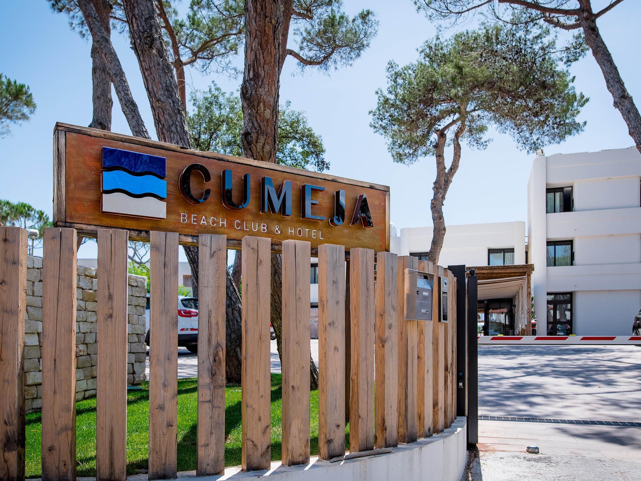 Cumeja Beach Club & Hotel Baia Domizia Exterior photo